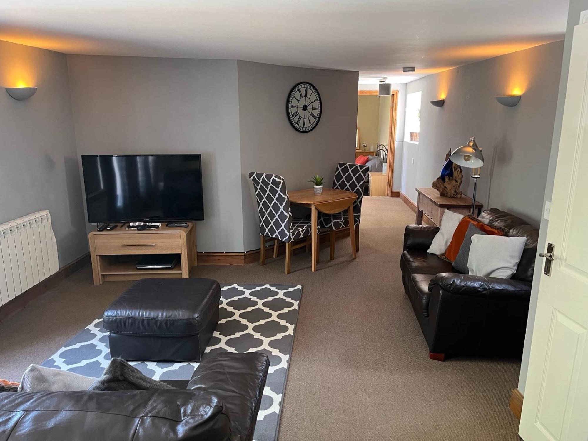 Large 2-Bed House Derbyshire Off Chatsworth Rd Chesterfield Exterior foto