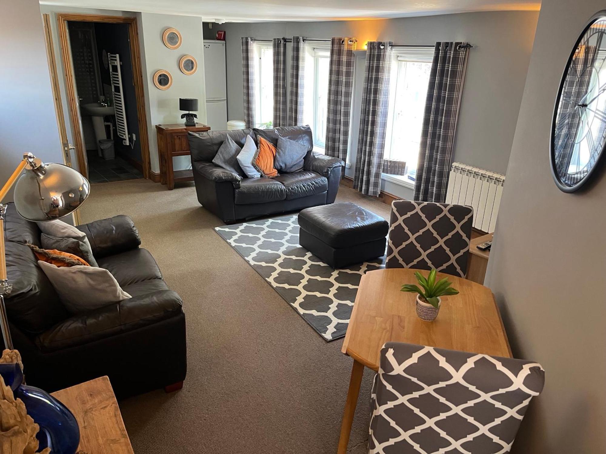 Large 2-Bed House Derbyshire Off Chatsworth Rd Chesterfield Exterior foto